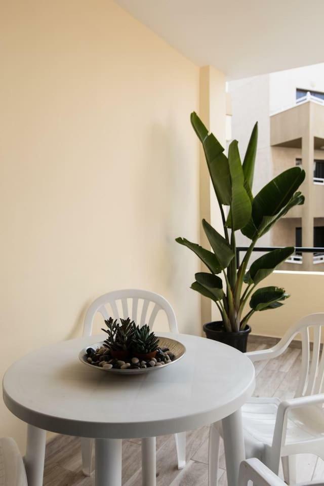 Marine&Coastal Lifestyle: sea, sun&beach El Médano Exterior foto